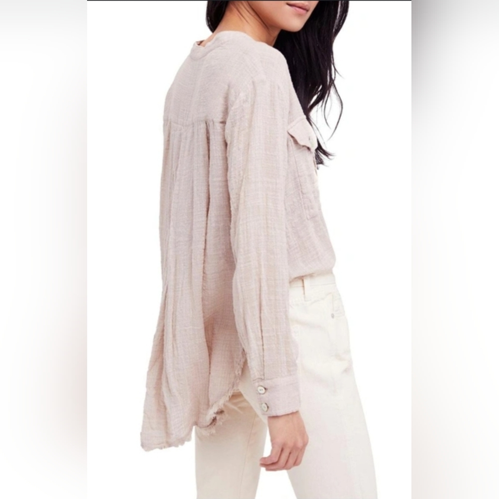 Women's, Free People frayed long sleeve shirt. XS.
